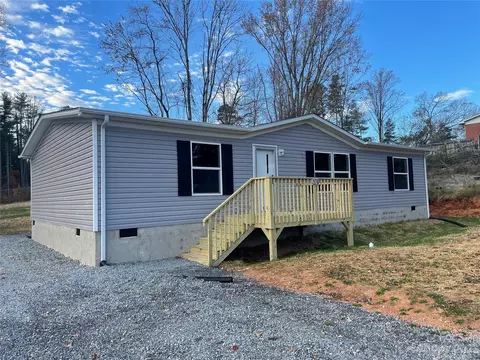 170 Perry 10 St #10, Marion, NC 28752