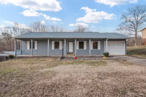 4118 Cherrywood Dr, Hudson, NC 28638