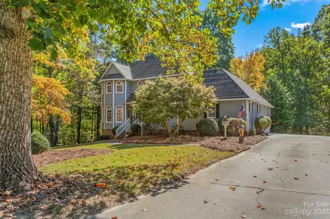 219 Game Trl, Thomasville, NC 27360