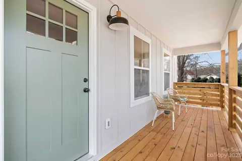 126 Avery Creek Rd, Arden, NC 28704
