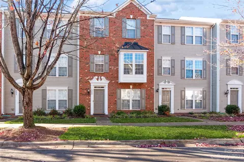 15666 King Louis Ct, Charlotte, NC 28277