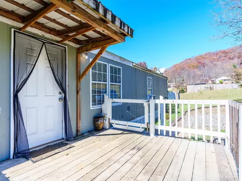 90 Floyd Dr, Canton, NC 28716 photo 5