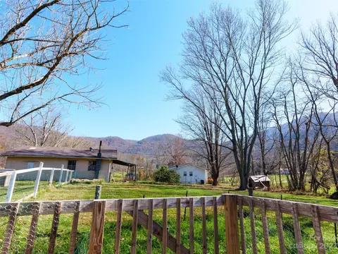 90 Floyd Dr, Canton, NC 28716 photo 6