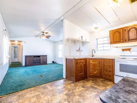 90 Floyd Dr, Canton, NC 28716 photo 8