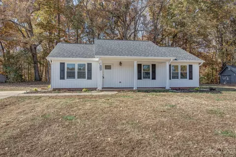 150 Hickory Creek Dr, Gastonia, NC 28052