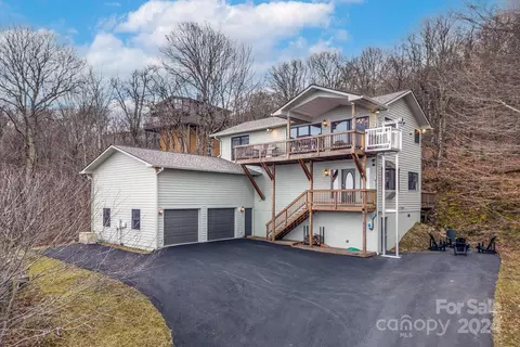 125 Raven Rd, Beech Mountain, NC 28604