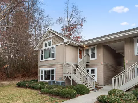 75 Morningside Ln, Hendersonville, NC 28792