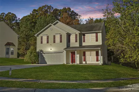 1022 Chalk Hill Ln, Charlotte, NC 28214
