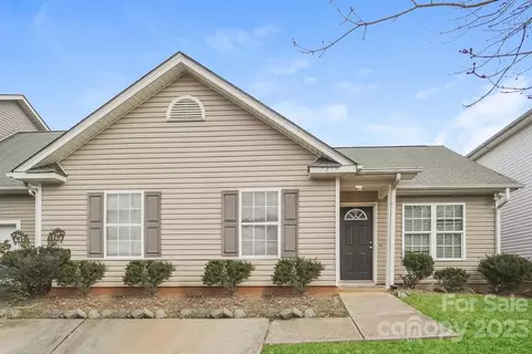 1214 Crandon Dr, Charlotte, NC 28216