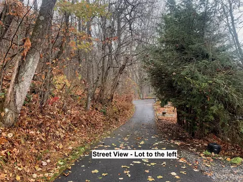 Hawks Lane, Spruce Pine, NC 28777