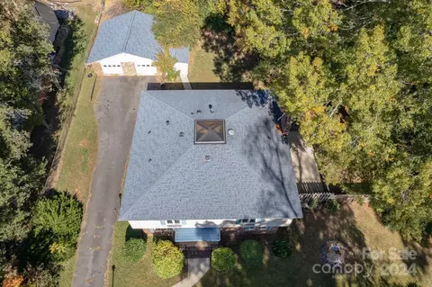 1033 E Front St, Statesville, NC 28677