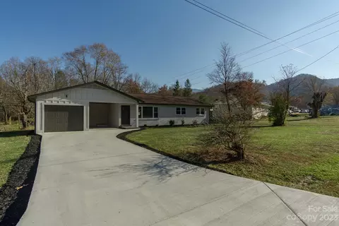 122 Hidden Valley Cir, Canton, NC 28716