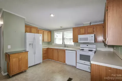 185 Eagle Hills Rd, Purlear, NC 28665 photo 16