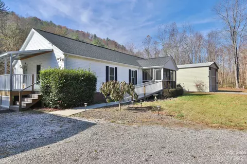 185 Eagle Hills Rd, Purlear, NC 28665 photo 4