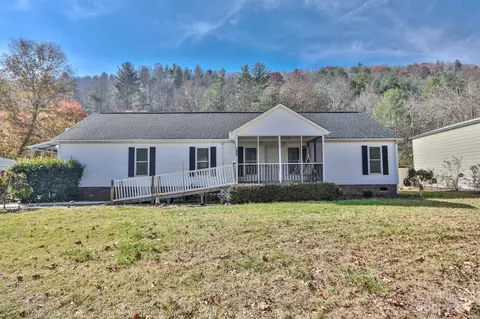 185 Eagle Hills Rd, Purlear, NC 28665 photo 2