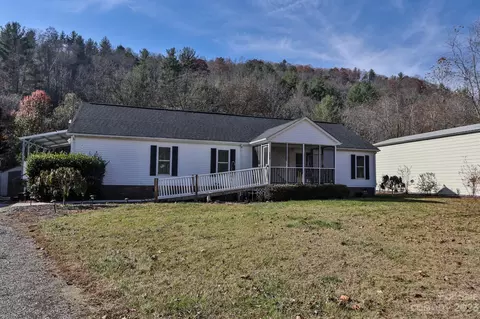 185 Eagle Hills Rd, Purlear, NC 28665 photo 3