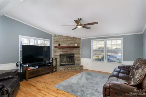 122 Whitaker Rd, Fairview, NC 28730 photo 3