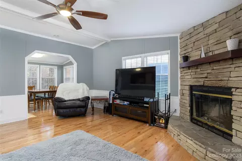 122 Whitaker Rd, Fairview, NC 28730 photo 4
