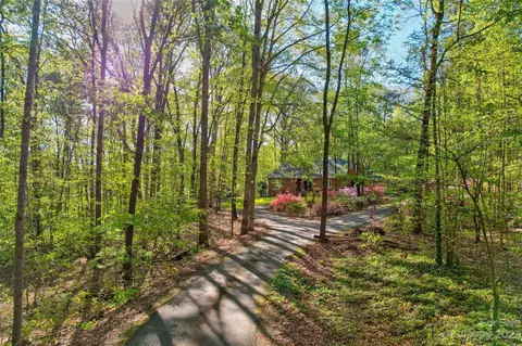 802 Fieldstone Rd, Mooresville, NC 28115