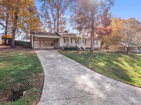 205 Helmswood Dr, Stanley, NC 28164