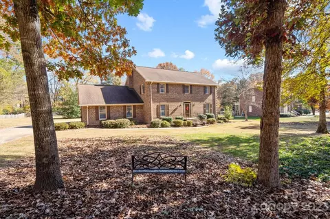 8321 Camelot Dr, Harrisburg, NC 28075