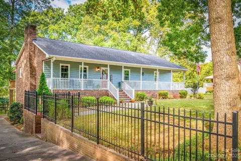 17023 Knoxwood Dr, Huntersville, NC 28078