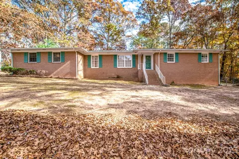 127 Tanglewood Dr, Kannapolis, NC 28081