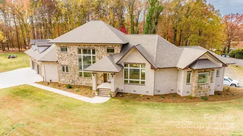 9355 Legrand Dr, Terrell, NC 28682 photo 2