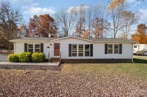 151 Doubletree Dr, Statesville, NC 28677