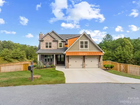 4 Magnolia Hill Ct, Asheville, NC 28806
