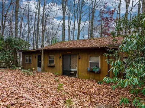 46 Overlook Dr, Spruce Pine, NC 28777 photo 2