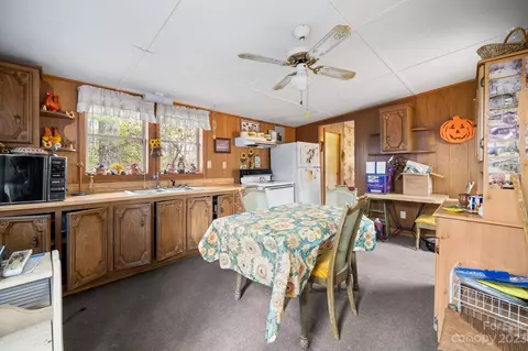 46 Overlook Dr, Spruce Pine, NC 28777 photo 9