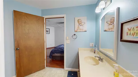 421 Morehead Rd, Marion, NC 28752 photo 12
