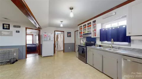 421 Morehead Rd, Marion, NC 28752 photo 8