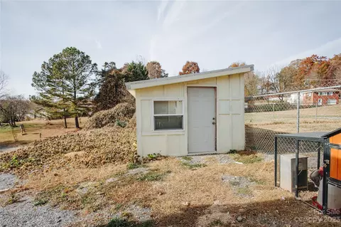 421 Morehead Rd, Marion, NC 28752 photo 37