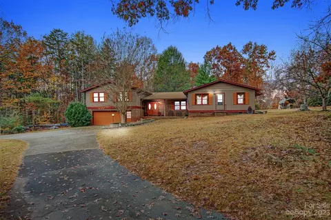2549 Fitipaldi Dr, Morganton, NC 28655