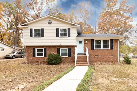 4200 Dunwoody Dr, Charlotte, NC 28215