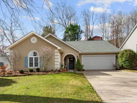 11 Stonebridge Dr, Asheville, NC 28805