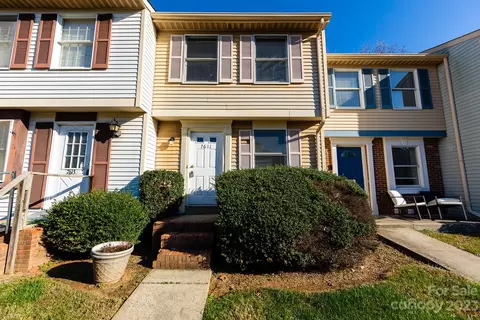7611 Holly Grove Ct, Charlotte, NC 28227