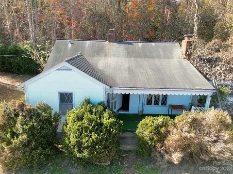 793 Silver Creek Rd, Mill Spring, NC 28756 photo 2