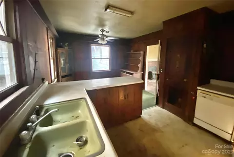 793 Silver Creek Rd, Mill Spring, NC 28756 photo 11