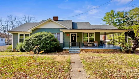 824 Brown Ave, Waynesville, NC 28786