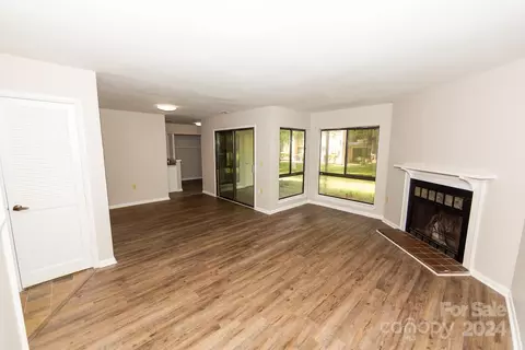 4811 Spring Lake A Dr #A, Charlotte, NC 28212