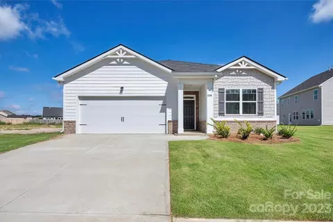 39 Valleywood Dr, Waynesville, NC 28786