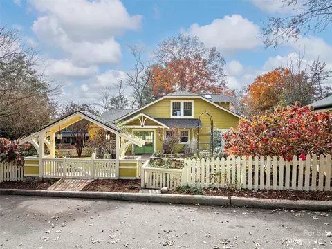 27 Fenner Ave, Asheville, NC 28804