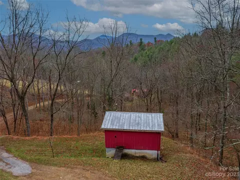 000 Parson Branch Rd, Green Mountain, NC 28740