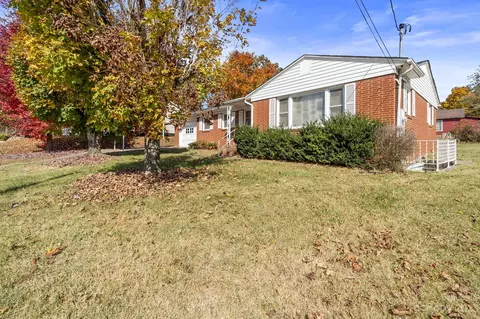 115 Stephens Dr, Morganton, NC 28655 photo 3
