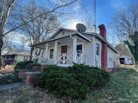 651 Elm 6 St #6, Hendersonville, NC 28792