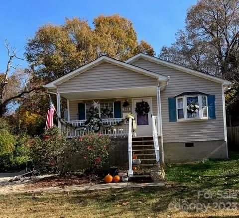 306 Sloan St, Davidson, NC 28036