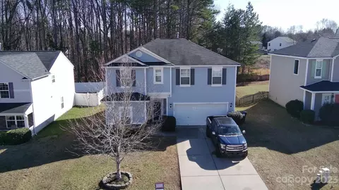 7702 Jenny Ann Dr, Charlotte, NC 28216